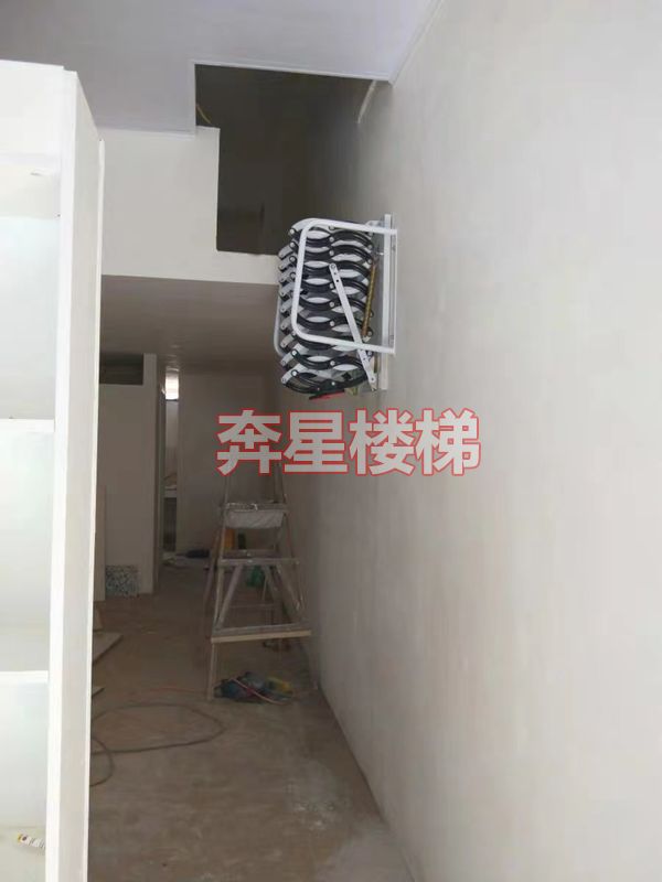壁挂伸缩楼梯展示