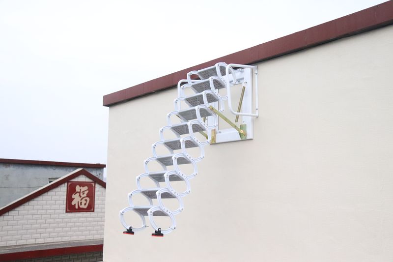 钛镁合金壁挂伸缩梯