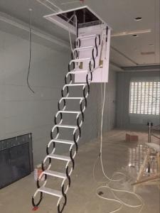 碳钢款阁楼伸缩楼梯（黑白）