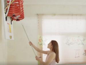 手动伸缩梯操作视频